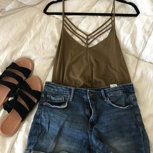 Express ladder detail tank- Olive green